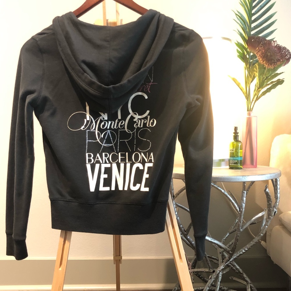 VS Supermodel Essentials Everyday Lounge Zip-up